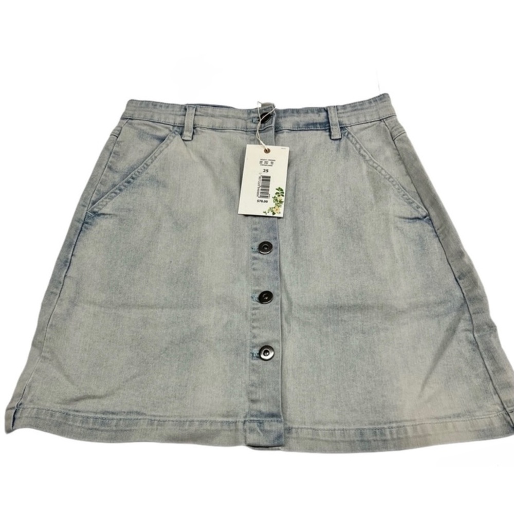 CHELSEA & VIOLET Button Front Denim Skirt! - Picture 3 of 7